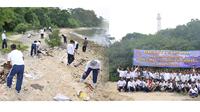 Selain melakukan bersih-bersih disekitar pantai Pulau Edam atau Damar Besar dilakukan pula pemberian bantuan berupa sembako ke warga sekitar
