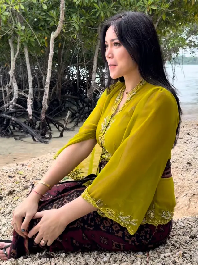 Jessica Iskandar  saat di Bali. [@inijedar]