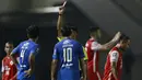 Pada partai final leg kedua antara Persib Bandung melawan Persija Jakarta, Agus memberikan kartu merah kepada Pemain Persib Bandung, Bayu Fiqri. (Foto: Bola.com/M Iqbal Ichsan)