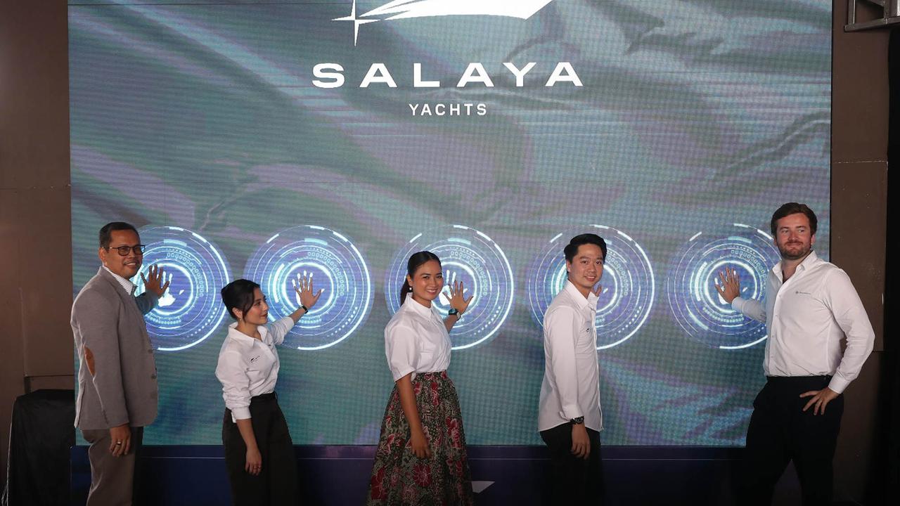 FOTO: Raffi Ahmad dan Wamen Ni Luh Puspa Mencoba Kapal Yacht Salaya