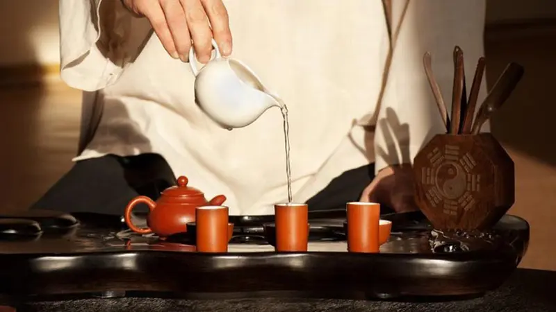 Mengenal Tradisi Unik Minum Teh di Berbagai Negara