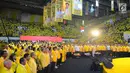 Suasana Kampanye Akbar Partai Golkar di Istora Senayan, Jakarta, Selasa (9/4). Para kader dan simpatisan kompak memakai pakaian warna kuning khas Golkar. (Liputan6 com/Angga Yuniar)