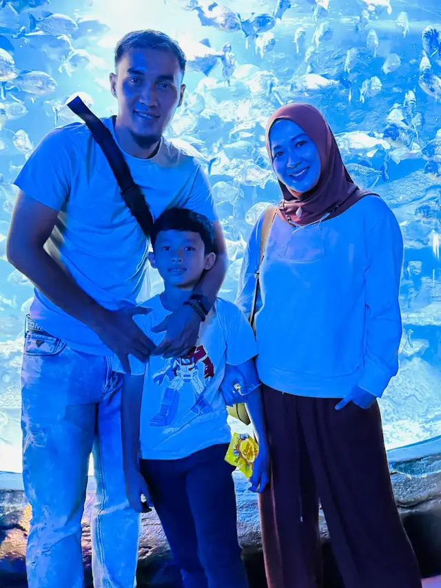 6 Momen Okie Agustina dan Gunawan Dwi Cahyo Temani Anak Liburan Usai Bercerai