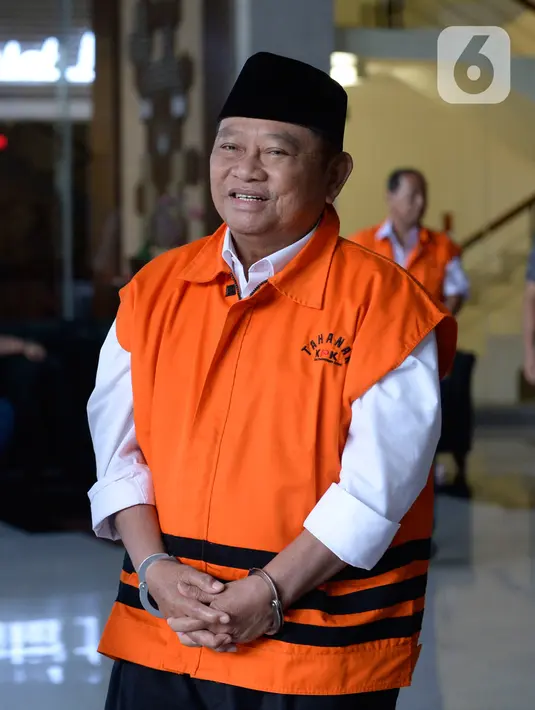 Bupati Sidoarjo Saiful Ilah usai menjalani pemeriksaan di Gedung KPK, Jakarta, Kamis (30/1/2020). Saiful Ilah diperiksa sebagai tersangka terkait kasus dugaan menerima suap proyek infrastruktur di Dinas PUPR Kabupaten Sidoarjo. (merdeka.com/Dwi Narwoko)