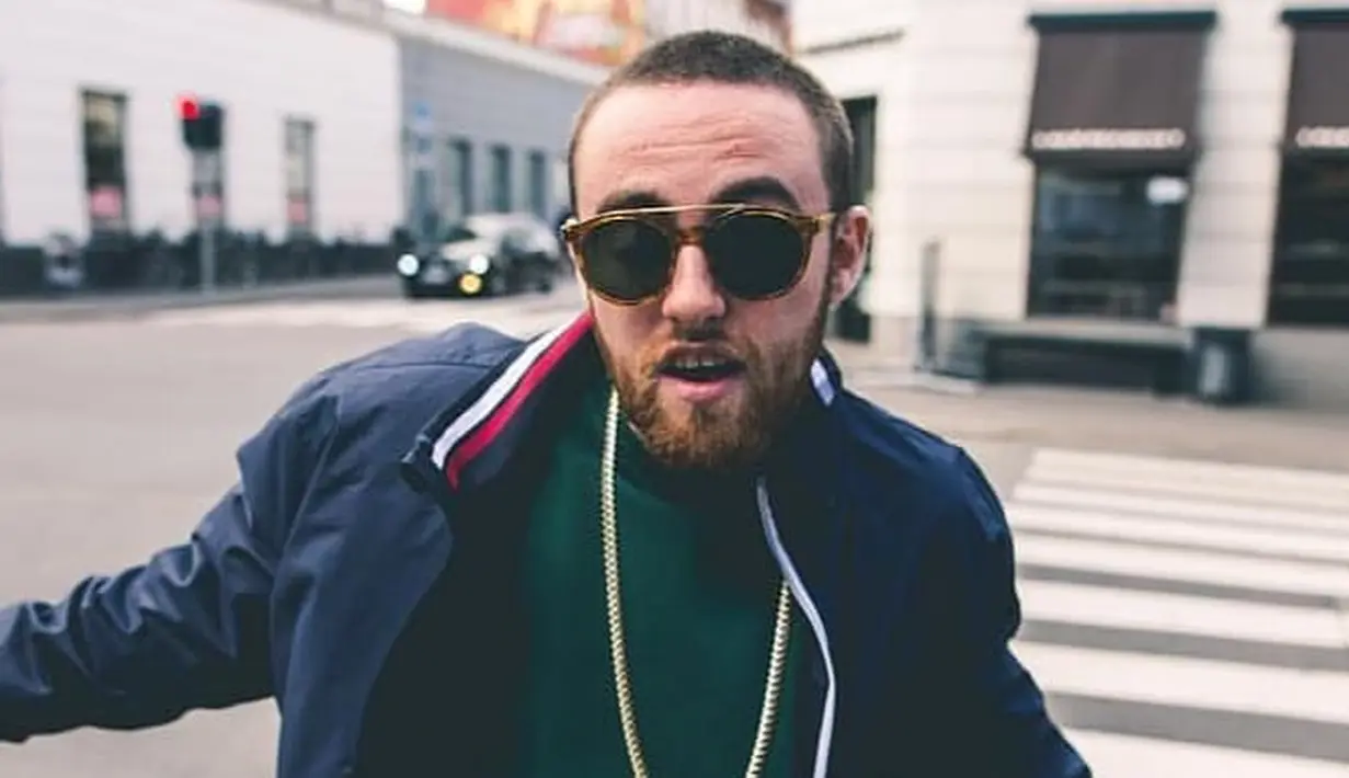 Sumber tersebut mengatakan bahwa Mac tak ingin menghabiskan energinya untuk merasakan rindu pada Ariana Grande. (instagram/macmillerig)