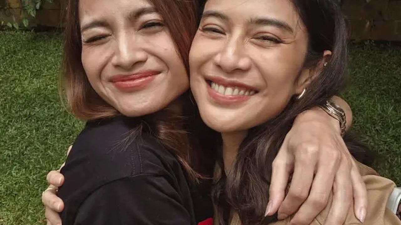 6 Potret Acha Septriasa Bareng Dian Sastro di Qodrat 2, Idola Sejak SMP Kini Satu Project