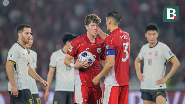 Foto: Momen Cerdas Jay Idzes Atur Penalti untuk Kemenangan Timnas Indonesia atas China di Kualifikasi Piala Dunia 2026