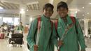 Pemain Timnas Indonesia U-16 berpose saat tiba di Bandara Soekarno Hatta, Tangerang, Kamis (15/3/2018). Timnas Indonesia berhasil menjuarai turnamen Jenesys di Jepang. (Bola.com/M Iqbal Ichsan)