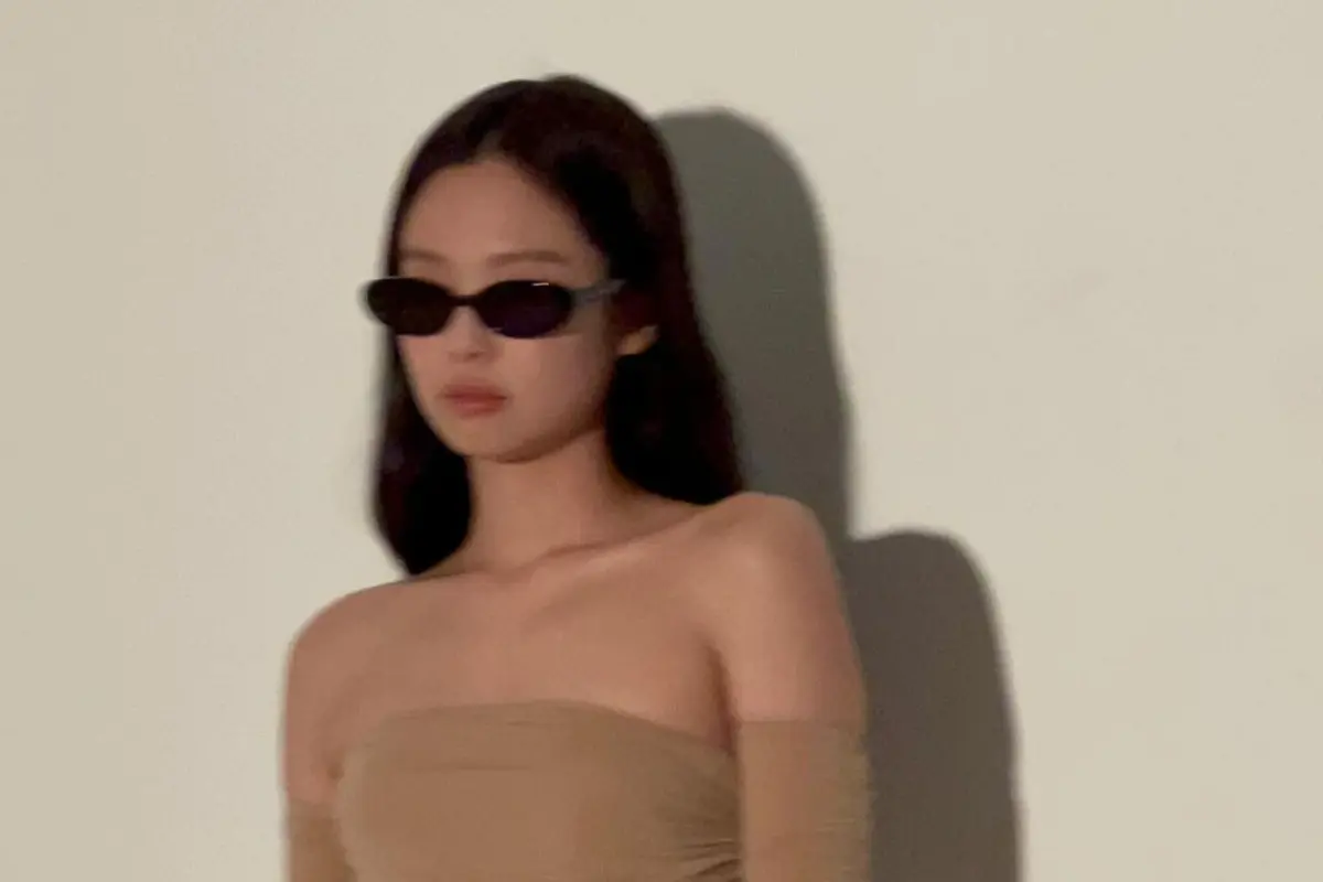 8 Gaya Slay Jennie BLACKPINK yang Penuh Damage Mencuri Perhatian di Charity W Korea