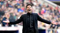 4. Diego Simeone - Simeone merupakan gelandang bertahan yang cukup disegani di Eropa maupun dunia, ia  telah meraih tujuh gelar juara saat masih menjadi pesepak bola. Ketika melanjutkan karier sebagai pelatih, pria 45 tahun ini telah merengkuh 7 titel juara. (AFP/Javier Soriano)