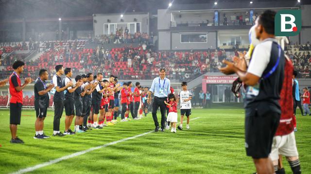 Foto: Momen Perpisahan Stefano Teco Cugurra dengan Bali United, Tinggalkan Dua Gelar Liga 1 dalam 6 Musim Pengabdiannya