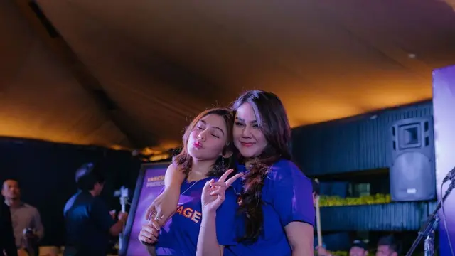 Pertama Kali Main Film Bareng, Ini 6 Potret Sissy Priscillia dan Vanesha saat Syuting