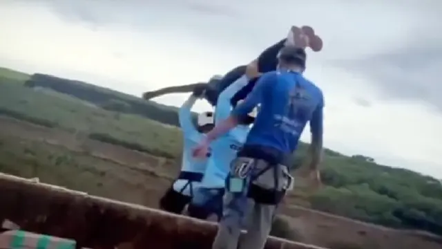 Horor Bungee Jumping, 1 Wanita Tewas Usai Tali Pengaman Tak Disangkutkan ke Jembatan