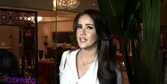 Penampilan Nagita Slavina yang semakin cantik di saat hamil, membuat Olla Ramlan menduga bahwa kelak anak Nagita Slavina perempuan