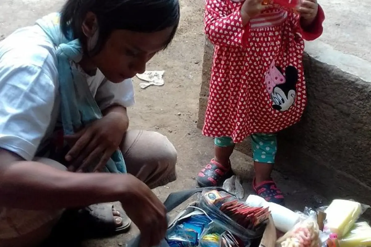 [Bintang] Kisah Ayah Muda Kerja Sambil Gendong Anak