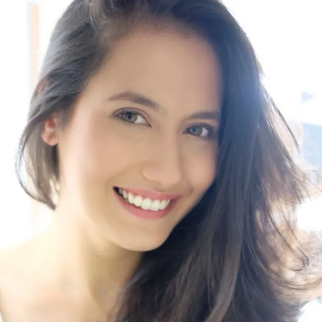 Punya Gigi Kelinci, Potret 6 Artis Pamer Senyum Ini Bikin Pangling