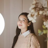 Dea Annisa kembali menghiasi layar kaca lewat sinetron striping Tebaran Hati setelah hampir setahun vakum. Ia mengaku dapat peran berbeda dari biasanya. (Foto: Dok. Instagram @deaaannisa)