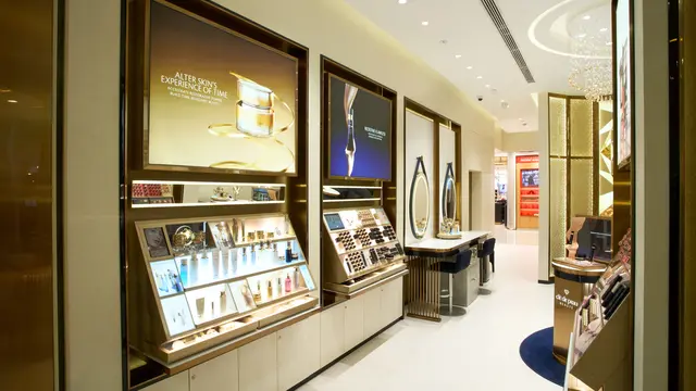 Me Time Mewah dengan Skincare Personalisasi di Cle De Peau Beaute Radiance Counter
