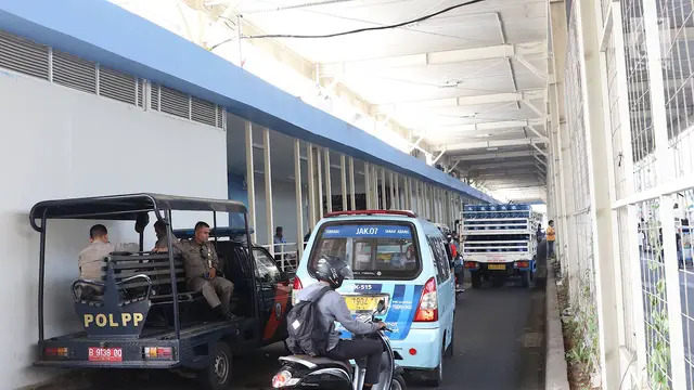 Kolong Skybridge Tanah Abang Bebas PKL