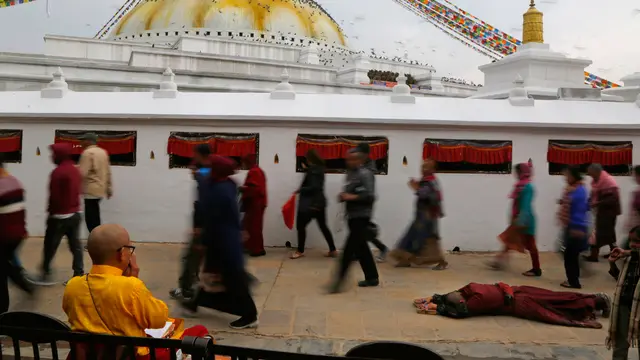 Melihat Umat Buddha Nepal Rayakan Buddha Jayanti