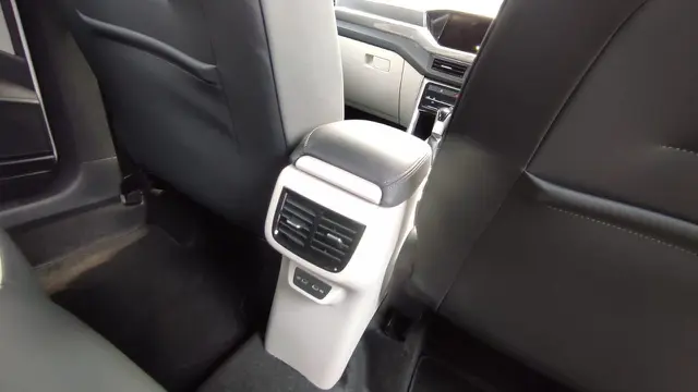 Baris kedua kabin Volkswagen T-Cross (Arief A/Liputan6.com)