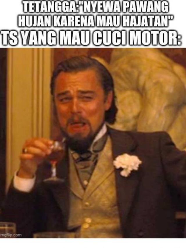 5 Meme Kocak Orang Cuci Motor, Sedih Kalau Hujan