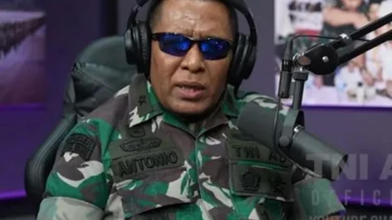 Antoninho menjelaskan latar belakang diselenggarakannya program Pembinaan Komunikasi (Bimkom). Progam ini rupanya atas inisiasi dari Kasad Jenderal TNI Dudung Abdurachman.<br>