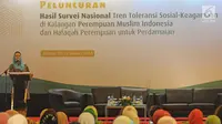 Direktur Wahid Foundation, Yenny Wahid memberi pemaparan saat diskusi panel di Jakarta, Senin (29/1). Survei ini juga membahas rekomendasi terkait peran perempuan muslim dalam membangun nilai toleransi dan perdamaian dunia. (Liputan6.com/Herman Zakharia)