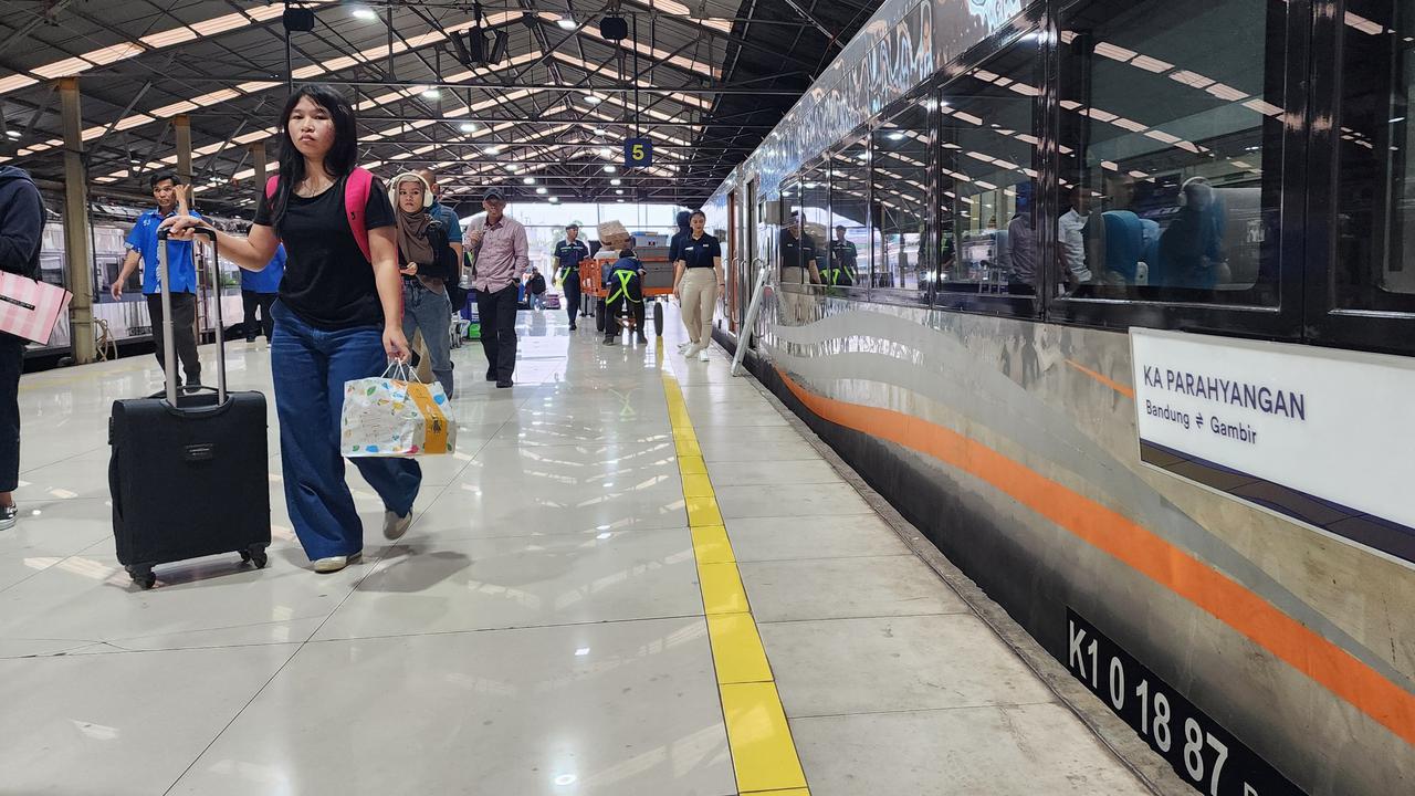 Perjalanan KA Parahyangan Bandung-Gambir Dibatalkan Imbas KRL Anjlok di Jakarta, Begini Nasib Penumpang