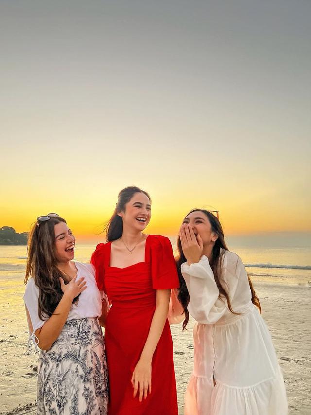 6 Potret Kedekatan Syifa Hadju dan Kakak Rizky Nazar di Berbagai Momen, Bak Bestie