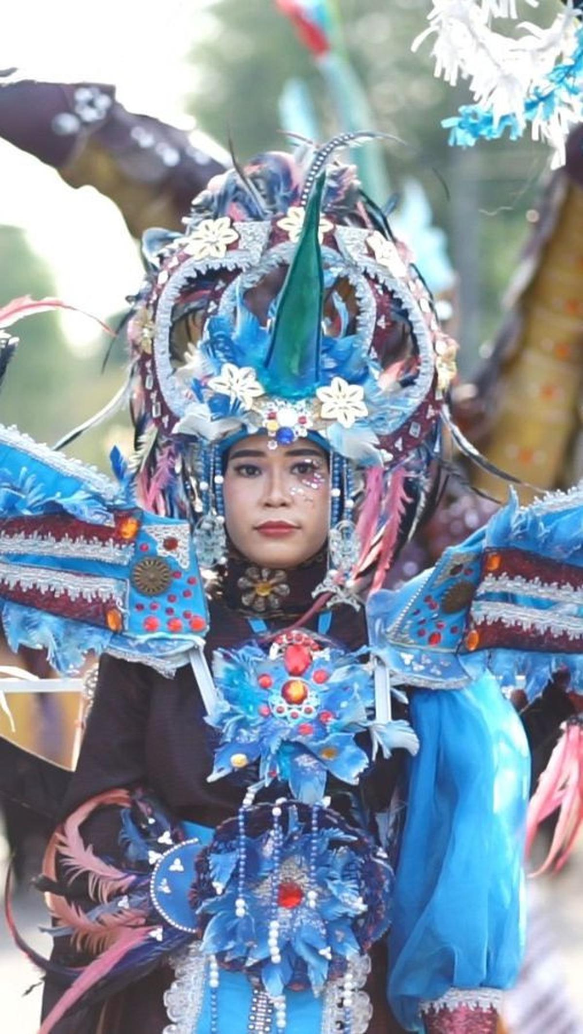 Mengapa Bontang begitu banyak suku dan budaya? Basri menyebut karena Kota Bontang merupakan kota industri.&nbsp;
