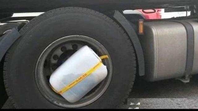 6 Solusi Siasati Kerusakan Mobil Ini Nyeleneh Tapi Unik, Bikin Senyum Tipis