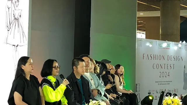 Sesi talkshow dalam ajang Fashion dan Make Up Contest di Jakarta 2024