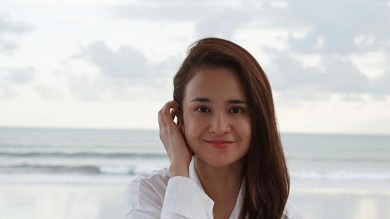 Bahkan netizen menilai jika istri Kapolri mirip dengan artis cantik Michelle Ziudith.&nbsp;