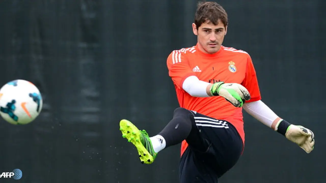 iker-casillas-130819a.jpg