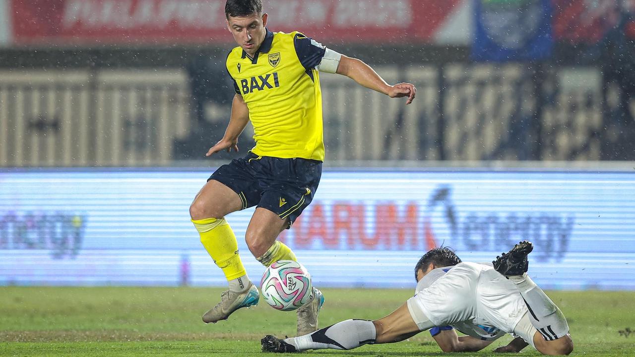 FOTO: Port FC Kalahkan Oxford United, Boyong Trofi Piala Presiden 2025 ke Thailand