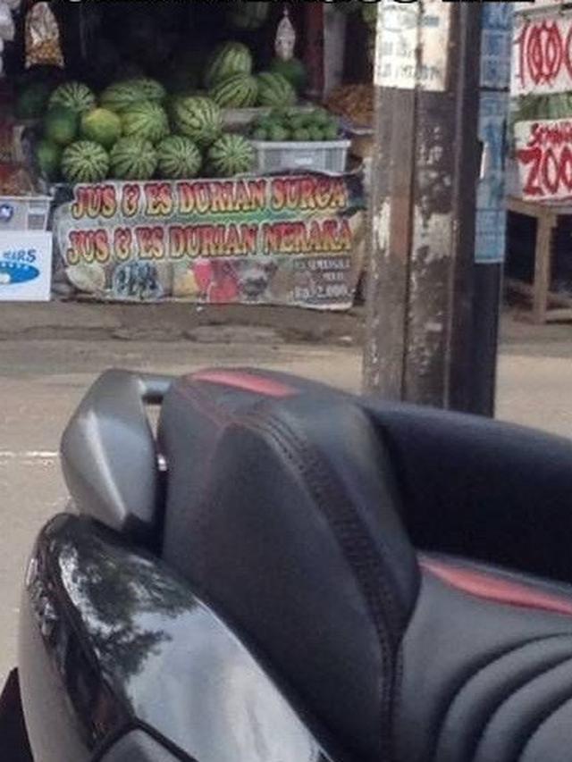 7 Potret Promosi Absurd Orang Jualan Buah Ini Bikin Heran