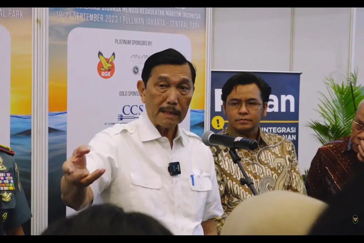 Menteri Koordinator Bidang Kemaritiman dan Investasi Luhut Binsar Panjaitan  menghadiri Marine Spatial Planning and Expo Service 2023, di Pullman Central Park, Jakarta, Selasa (19/9/2023). Menko Luhut angkat bicara soal Rempang. (Tira/Liputan6.com)