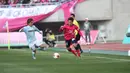 Kembali dari masa peminjaman, Mitsuru Maruoka akhirnya menjalani debut bersama tim utama Cerezo Osaka di J1 League pada awal musim 2016. Hingga tengah musim 2017 ia total bermain 11 kali untuk Cerezo Osaka, termasuk empat laga di J1 League dengan torehan satu assist dengan waktu bermain selama 140 menit. (J.LEAGUE)