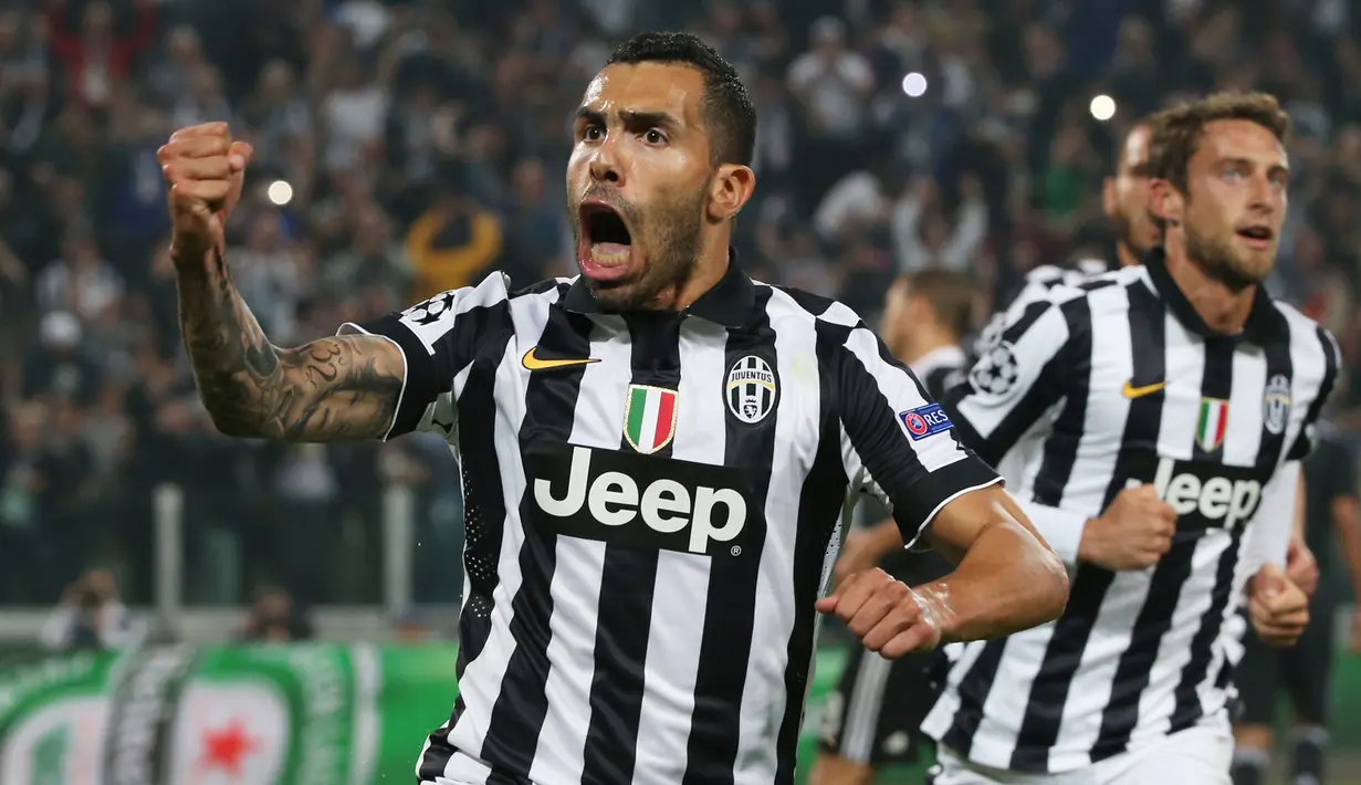 Penyerang Juventus, Carlos Tevez merayakan selebrasi usai mencetak gol ke gawang Real Madrid pada leg pertama babak semifinal Liga Champions di Juventus Stadium, Rabu (6/5/2015). Juventus menang 2-1 atas Real Madrid. (Reuters/Stefano Rellandini)