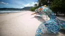 Suasana Pantai Patong di Phuket, Thailand, 13 September 2020. Phuket memiliki pasir putih yang halus, pohon palem yang melambai, air laut yang berkilau, dan kota yang dinamis. (Xinhua/Zhang Keren)