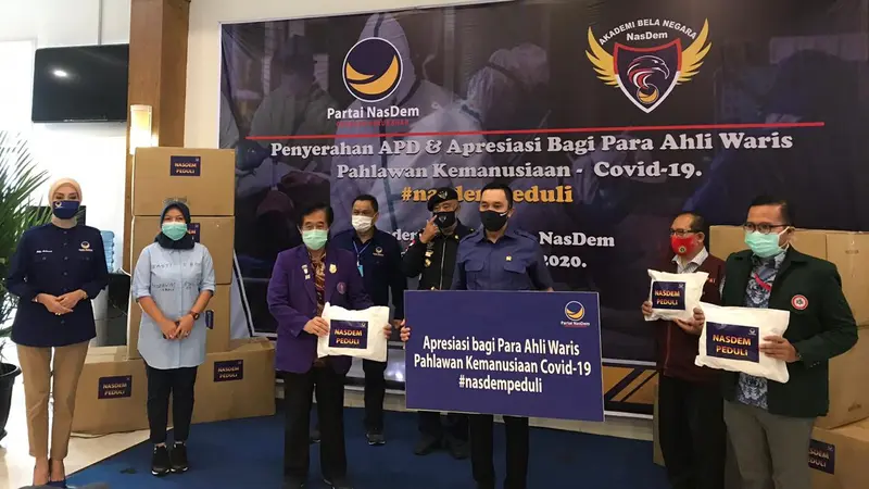 Nasdem Berikan Bantuan 5.000 APD untuk Tenaga Medis