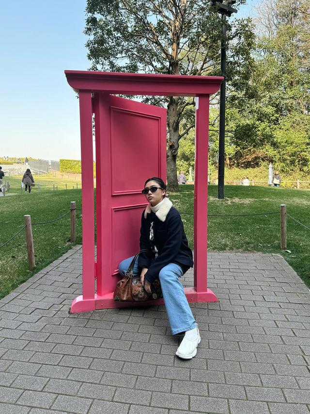 7 Potret Isyana Sarasvati dan Afgan di Jepang, Seru Main Bareng Doraemon