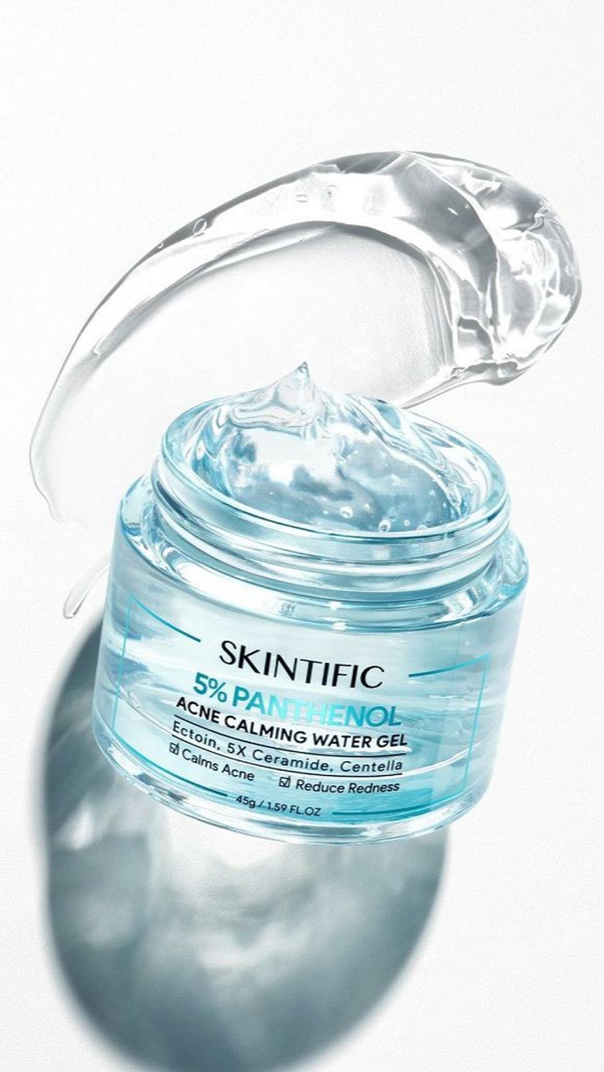1. Pilih Pelembap Water Based dengan Kandungan Salicylic Acid atau Niacinamide<br>