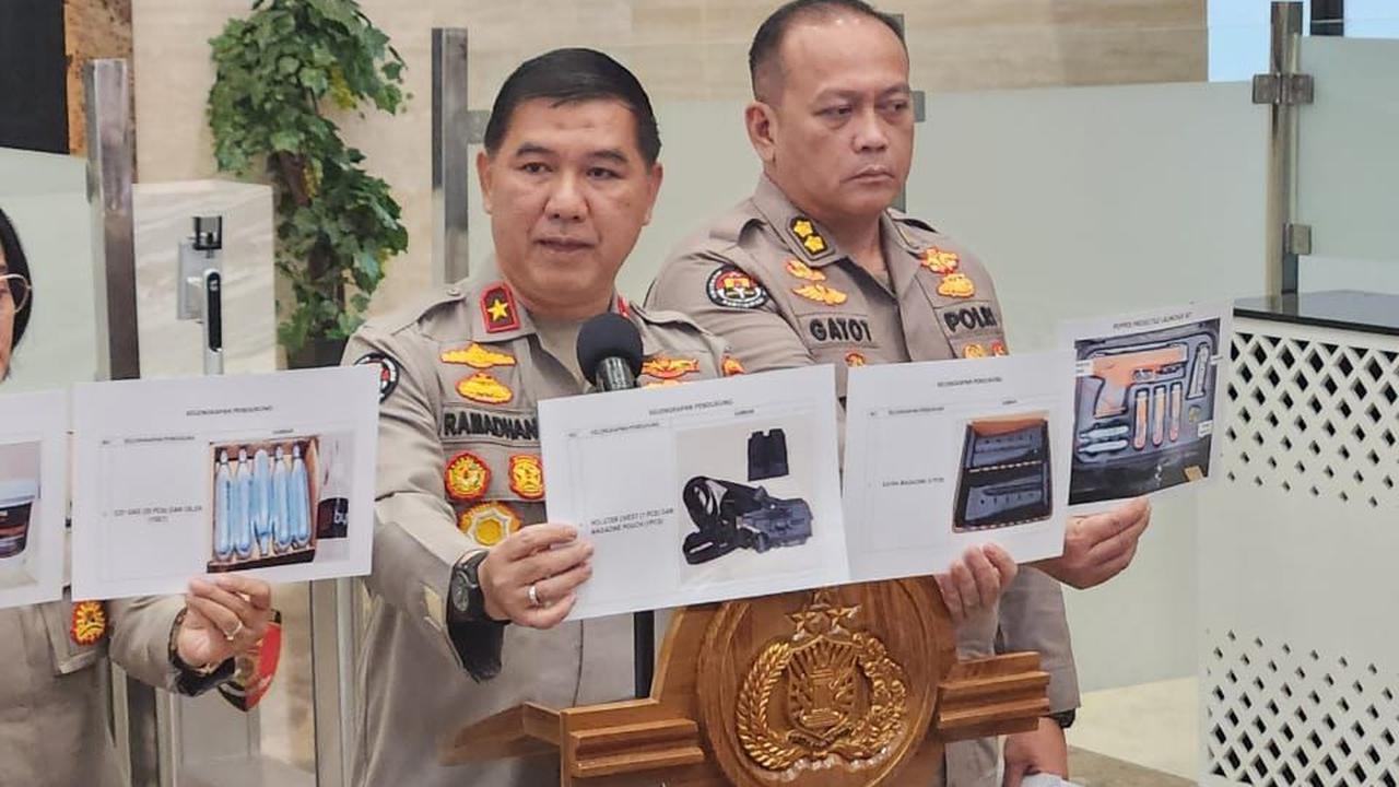 Penggunaan senjata yang diperuntukan untuk personel Polda Metro Jaya ini bertujuan memenuhi nilai-nilai hak asasi manusia (HAM).
