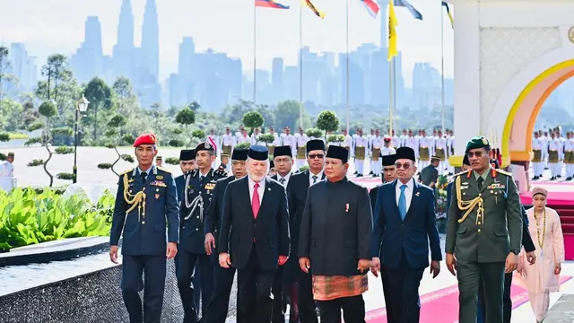 Presiden Prabowo Subianto memenuhi undangan Raja Malaysia, Yang di-Pertuan Agong XVII Sultan Ibrahim, Senin (27/1/2025). (Biro Pers Kepresidenan).