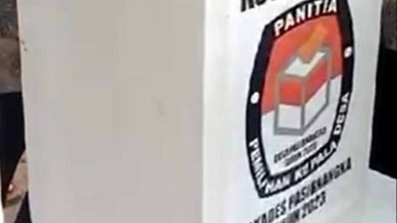 Syamsul mengatakan peristiwa tak wajar itu terjadi ketika proses pemungutan suara sedang berlangsung.