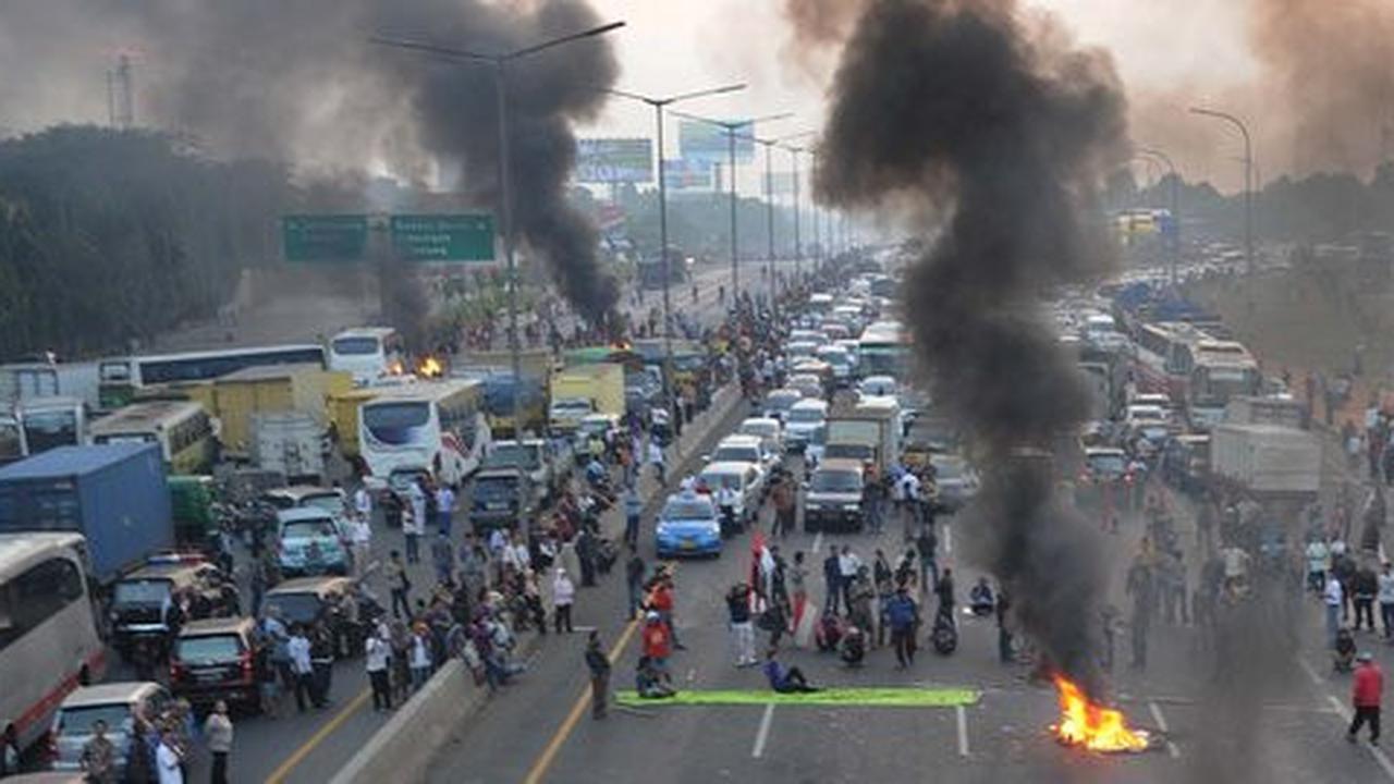 Karyawan mogok kerja, ruas tol lingkar luar ditutup 28-30 Oktober
