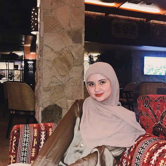 6 Potret Terbaru Alya Avivah Kakak Aliando Kini Berhijab, Pernah Main di Sinetron GGS