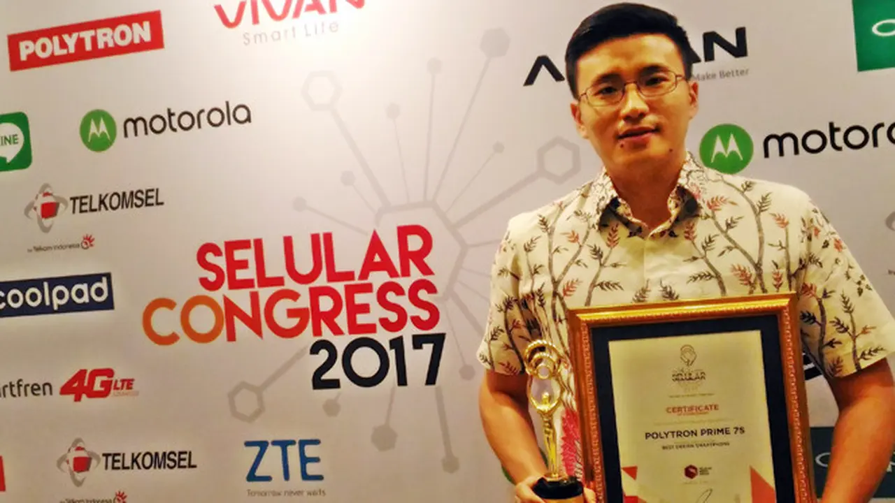 Prime 7S, merupakan produk flagship premium handphone Polytron yang diproduksi di pabrik Kudus. 